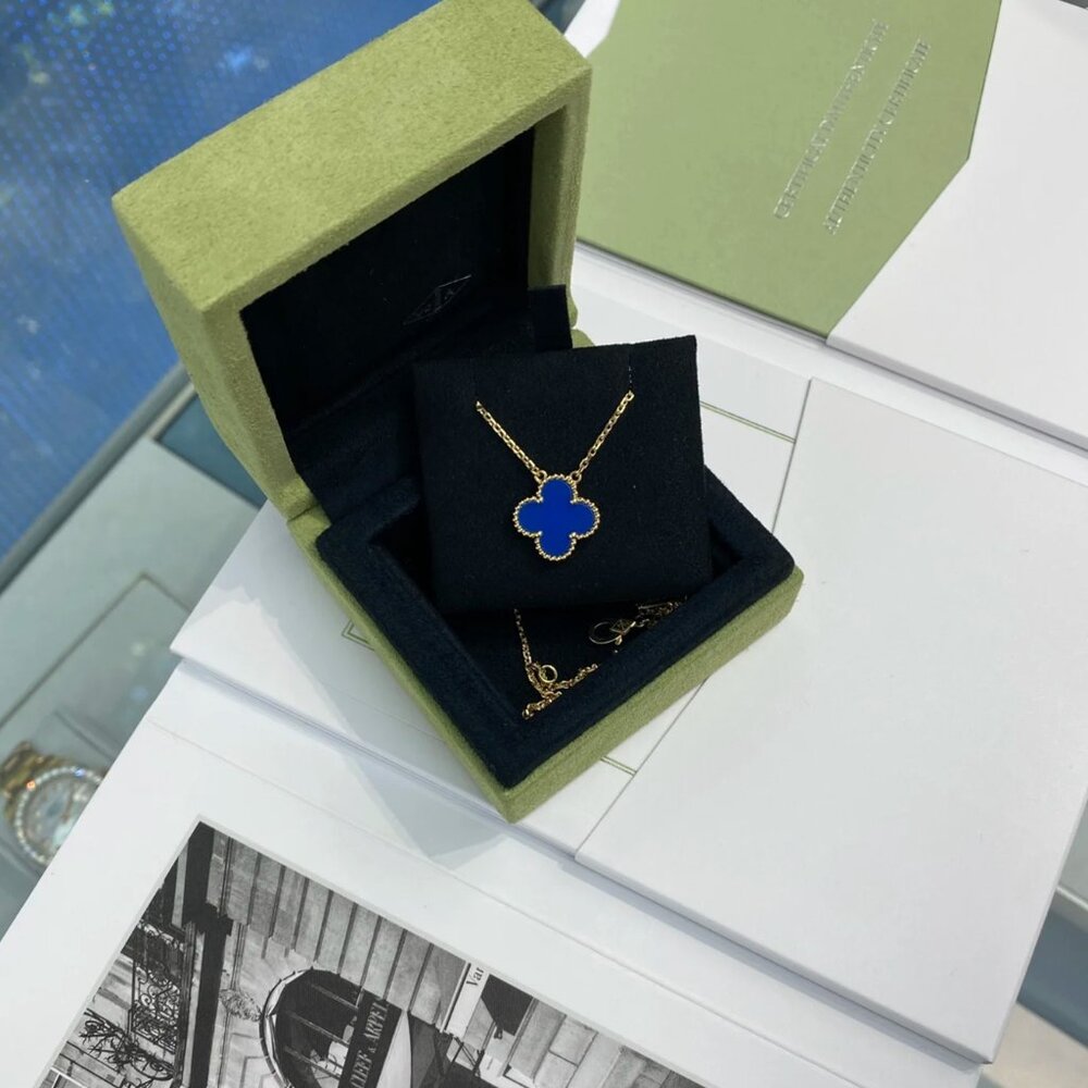 Van Cleef & Arpels blue necklace